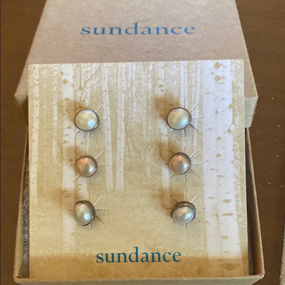 Sundance Silver and Cream Pearl Earrings Set